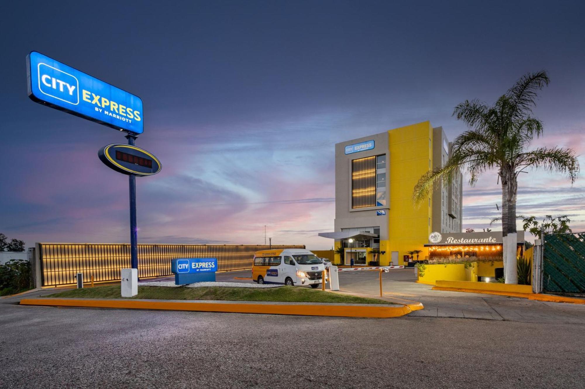 City Express By Marriott Guadalajara Aeropuerto Las Pintas Eksteriør bilde